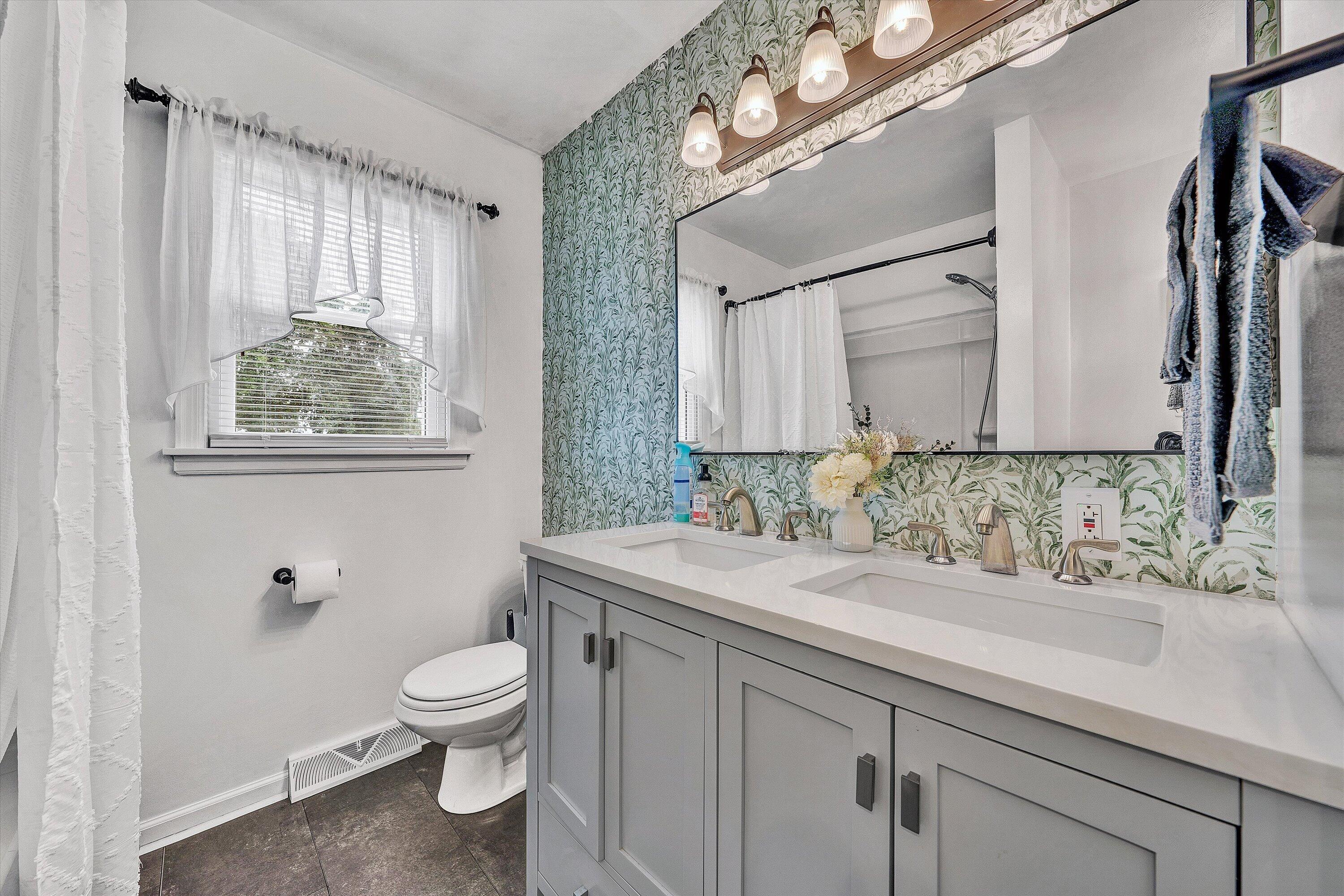 509 Water Oak Road Roanoke, VA 24019 - Photo 21 of 29 21-DSC05344