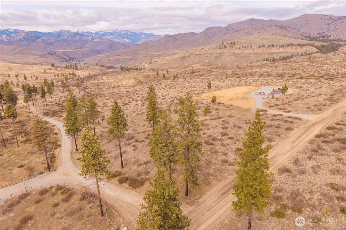 817 Bill Shaw Road Pateros, WA 98846 - Photo 17 of 28 a view of lake and mountain