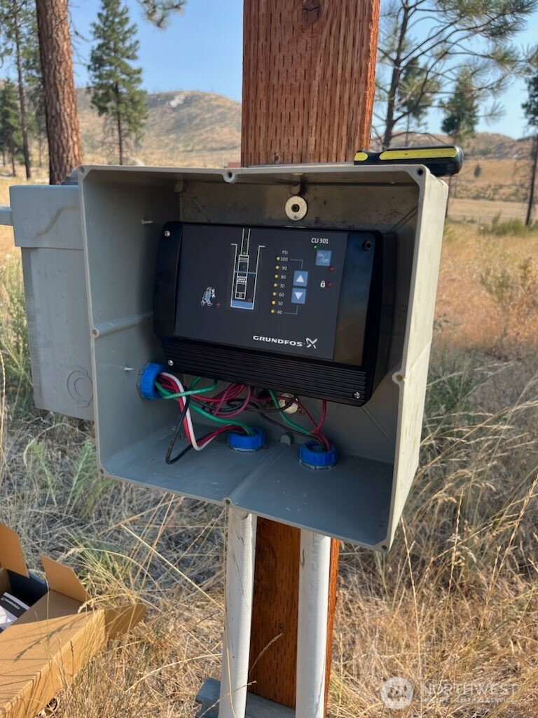 817 Bill Shaw Road Pateros, WA 98846 - Photo 27 of 28 a view of entryway
