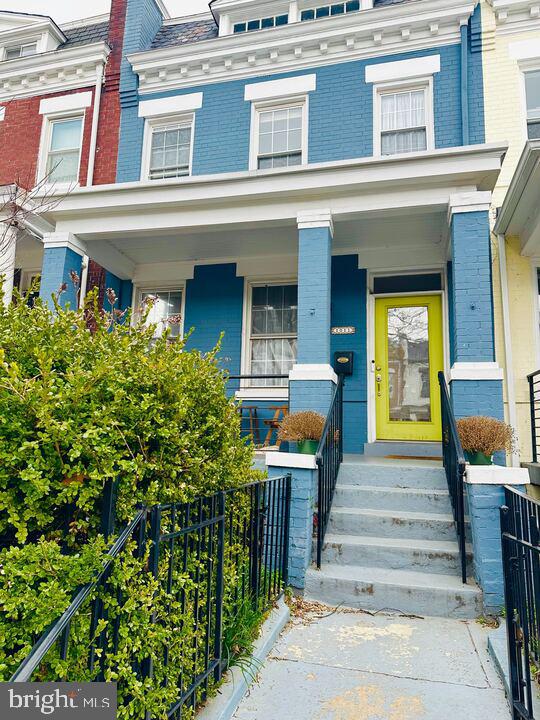 1011 8th Street Northeast Washington, DC 20002 - Photo 2 of 34 front view of a building