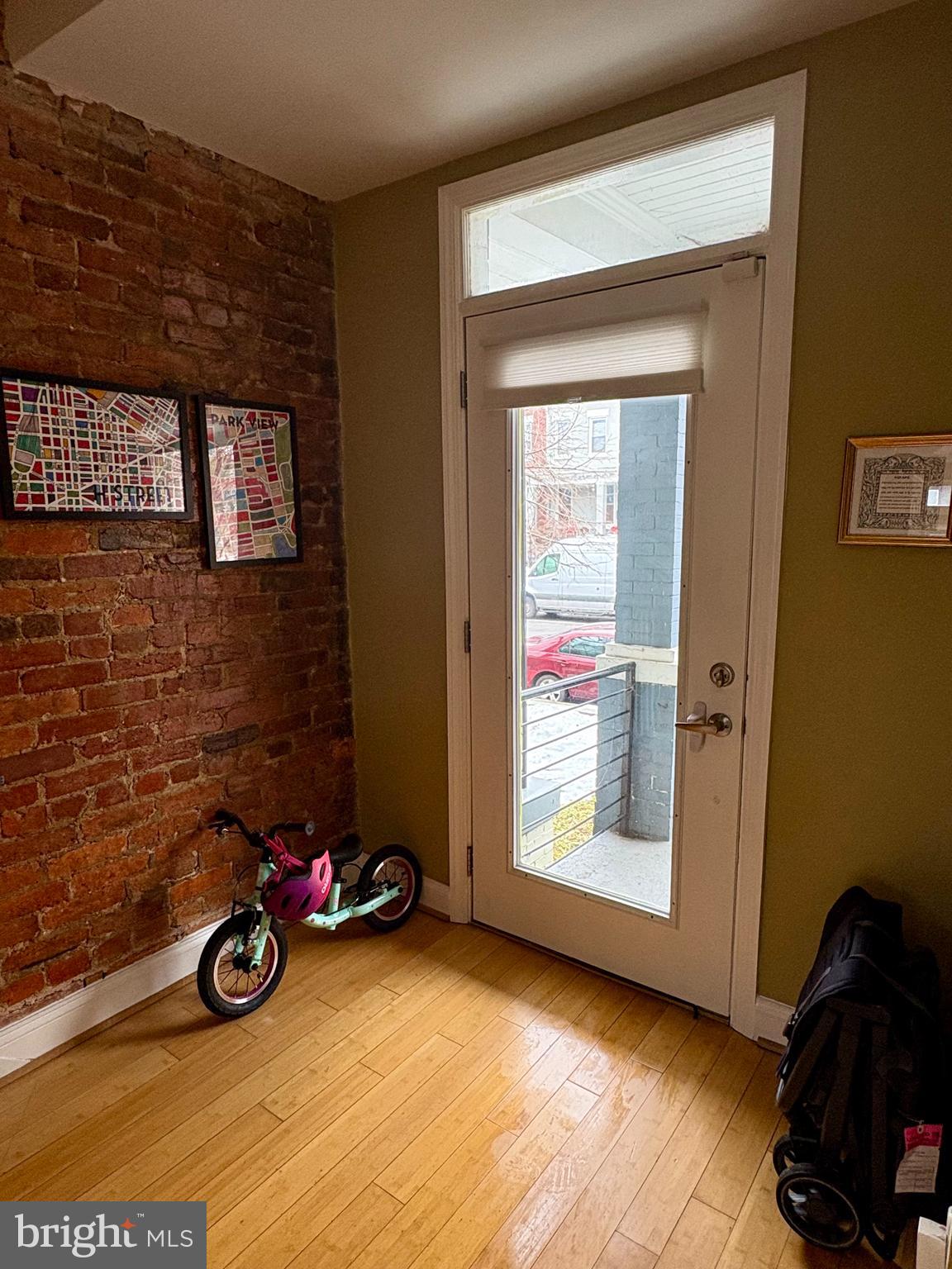 1011 8th Street Northeast Washington, DC 20002 - Photo 4 of 34 a view of car garage