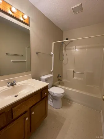 $275,000 | 1419-1421 Longwood Avenue, Bedford, VA 24523