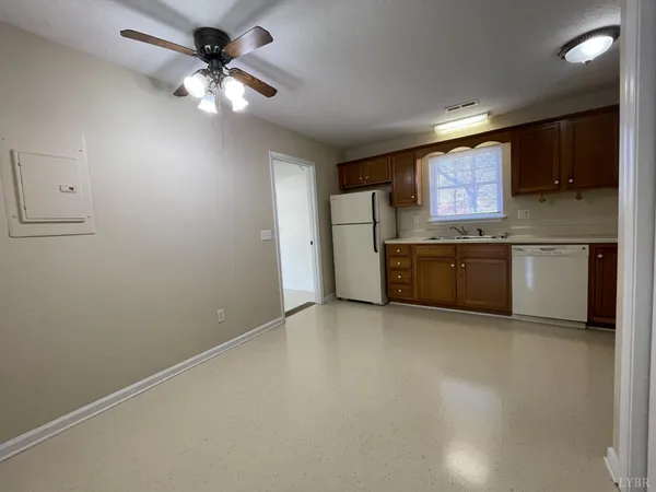 $275,000 | 1419-1421 Longwood Avenue, Bedford, VA 24523