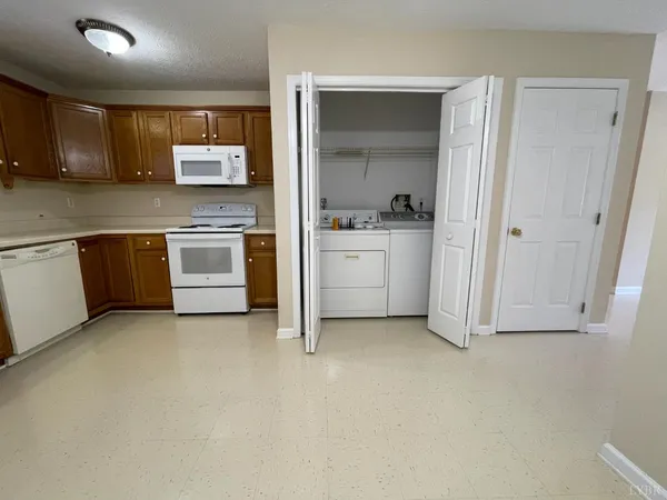 $275,000 | 1419-1421 Longwood Avenue, Bedford, VA 24523
