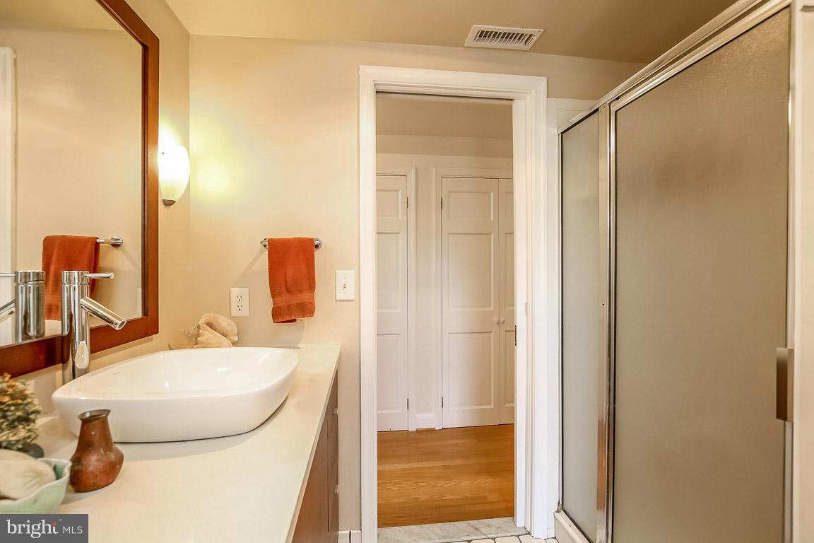 501 Yarmouth Road Baltimore, MD 21286 - Photo 18 of 25 Bath