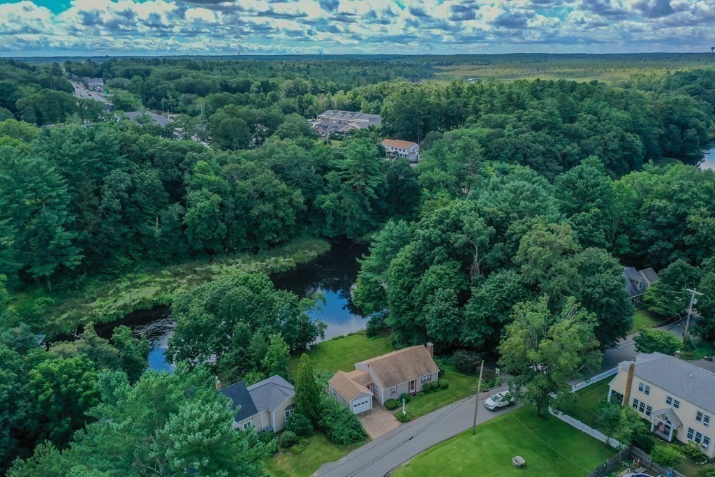 26 River Road Hanover, MA 02339 - Photo 5 of 30