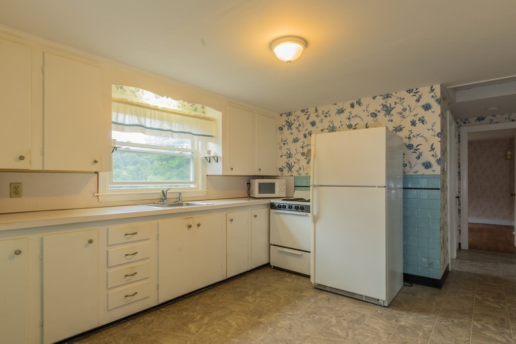 26 River Road Hanover, MA 02339 - Photo 8 of 30