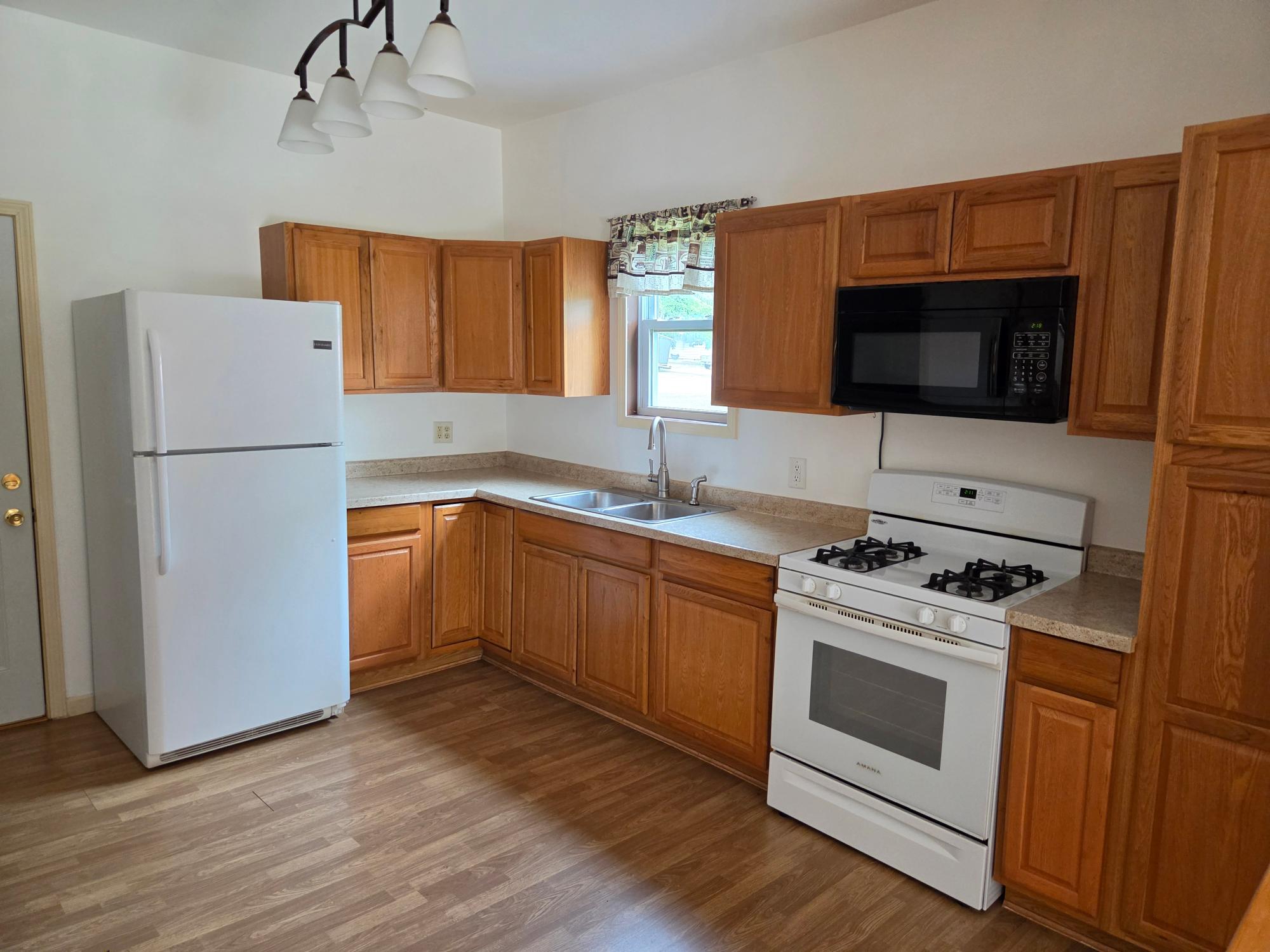 308 4th Street Goodman, WI 54125 - Photo 6 of 12 Gallery Image 6