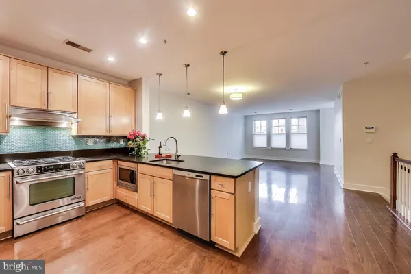 $994,000 | 1418 North Rhodes Street, Unit B120, Arlington, VA 22209