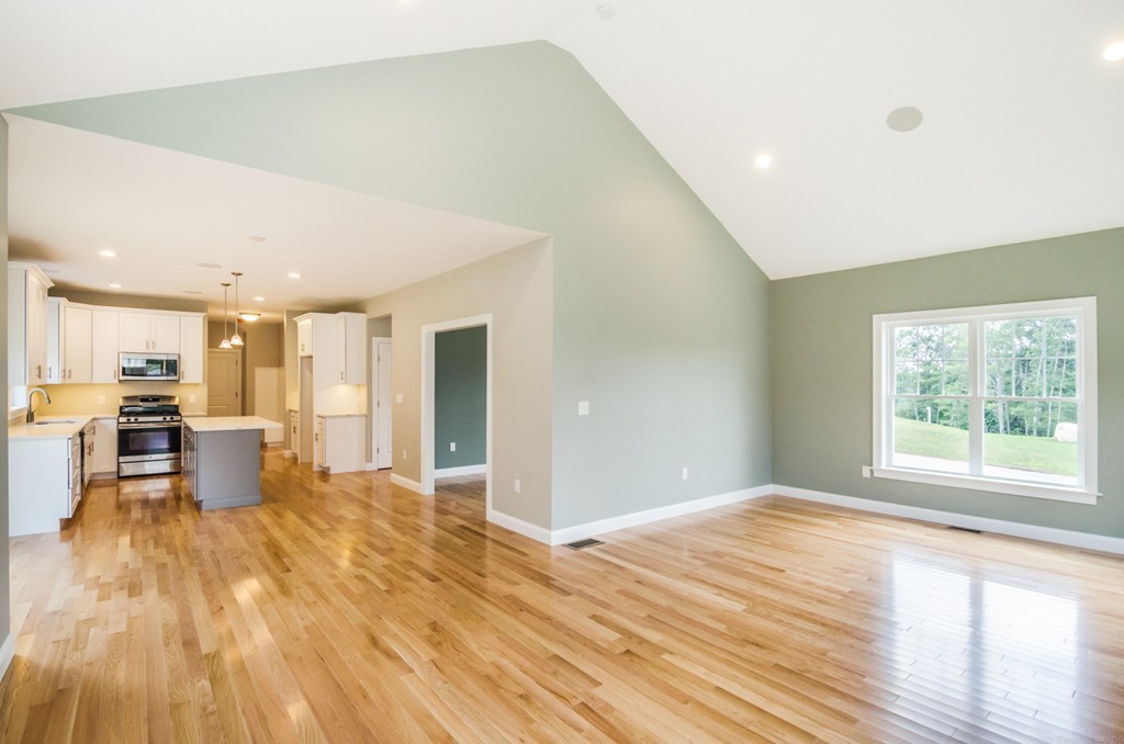 30 Rifleman Way Uxbridge, MA 01569 - Photo 11 of 29 Gallery Image 11