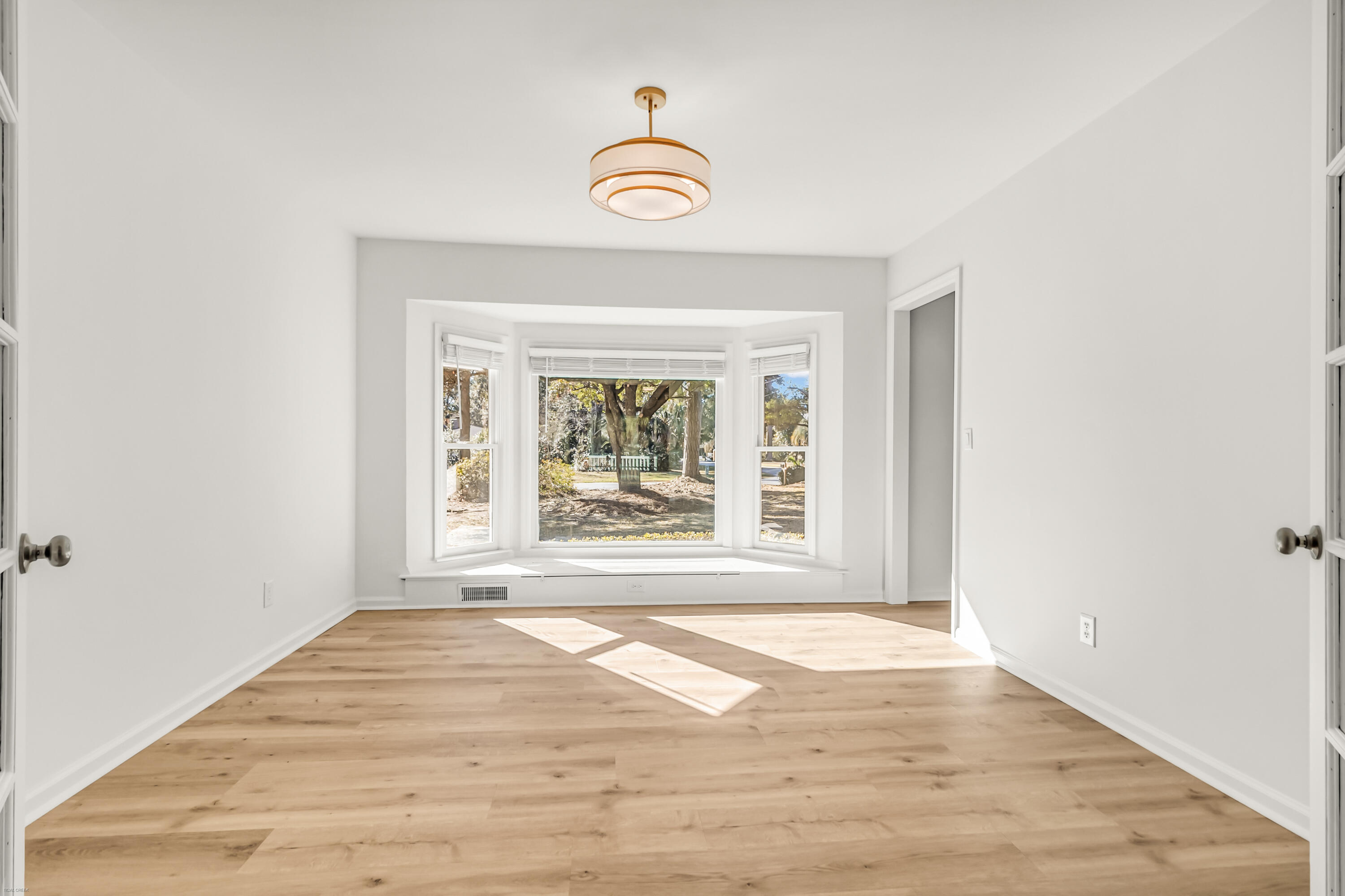 404 Hobcaw Drive Mount Pleasant, SC 29464 - Photo 11 of 21 404 Hobcaw -Tidalcreekphoto- (31)