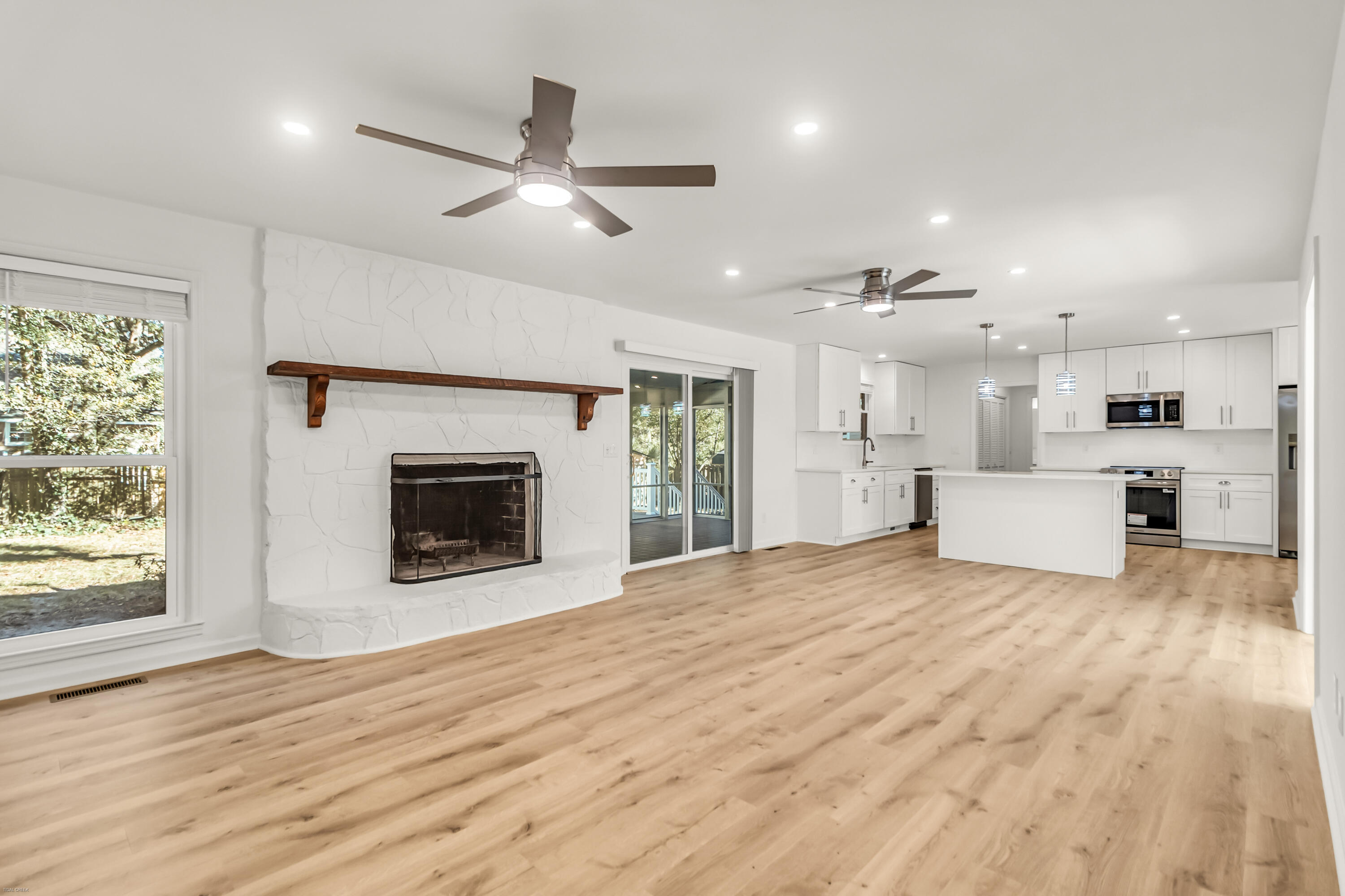 404 Hobcaw Drive Mount Pleasant, SC 29464 - Photo 5 of 21 404 Hobcaw -Tidalcreekphoto- (24)