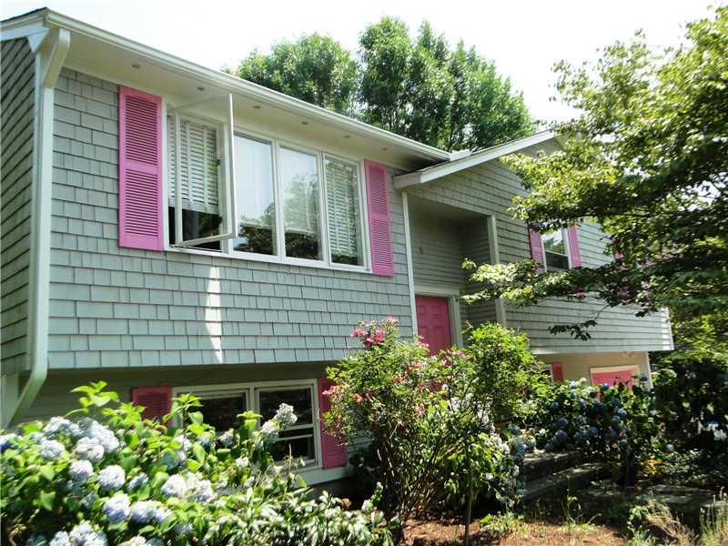 28 Norman Road Jamestown, RI 02835 - Photo 1 of 16 Exterior Front.