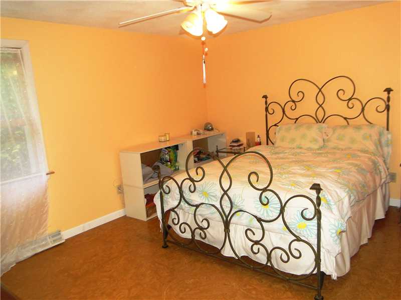 28 Norman Road Jamestown, RI 02835 - Photo 7 of 16 Master Bedroom.