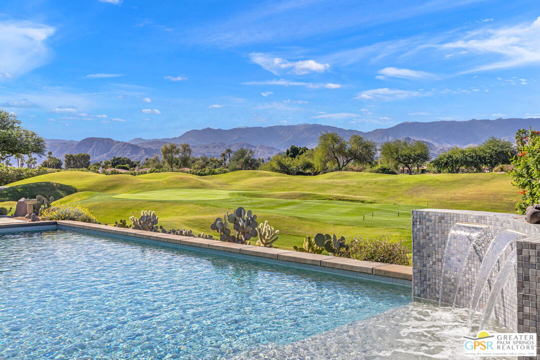 182 Loch Lomond Road Rancho Mirage, CA 92270 - Photo 21 of 48 a view of an ocean from a building