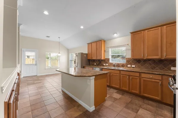 $2,595 | 31323 Trinity Park Lane, Spring, TX 77386