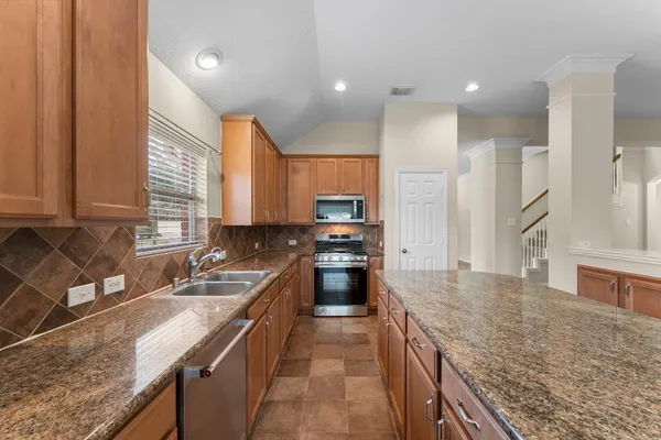 $2,595 | 31323 Trinity Park Lane, Spring, TX 77386