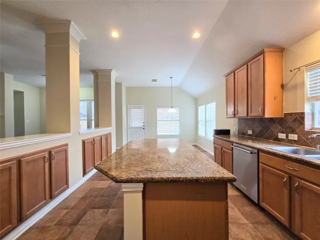 $3,095 | 31323 Trinity Park Lane, Spring, TX 77386