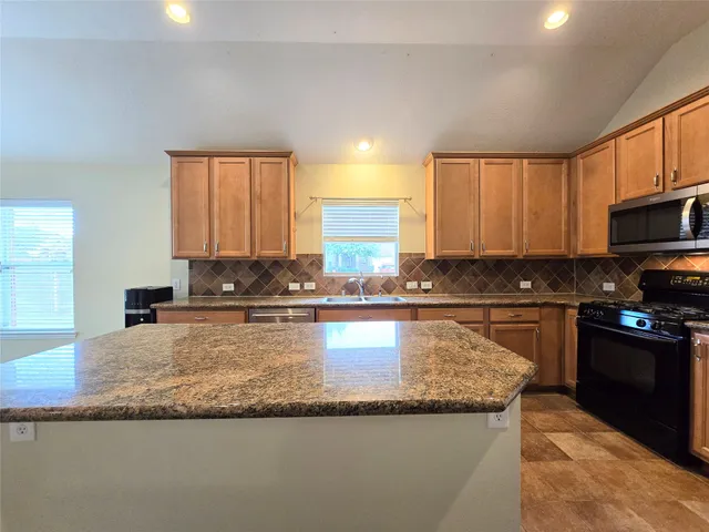 $3,095 | 31323 Trinity Park Lane, Spring, TX 77386