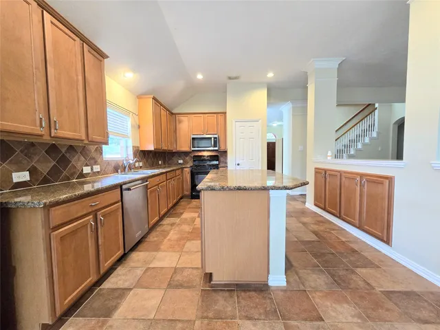 $3,095 | 31323 Trinity Park Lane, Spring, TX 77386