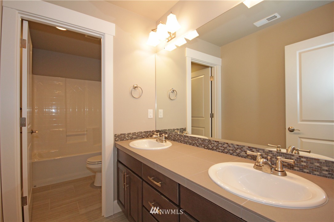 4708 Northeast 25th Street Renton, WA 98059 - Photo 14 of 24 Gallery Image 14