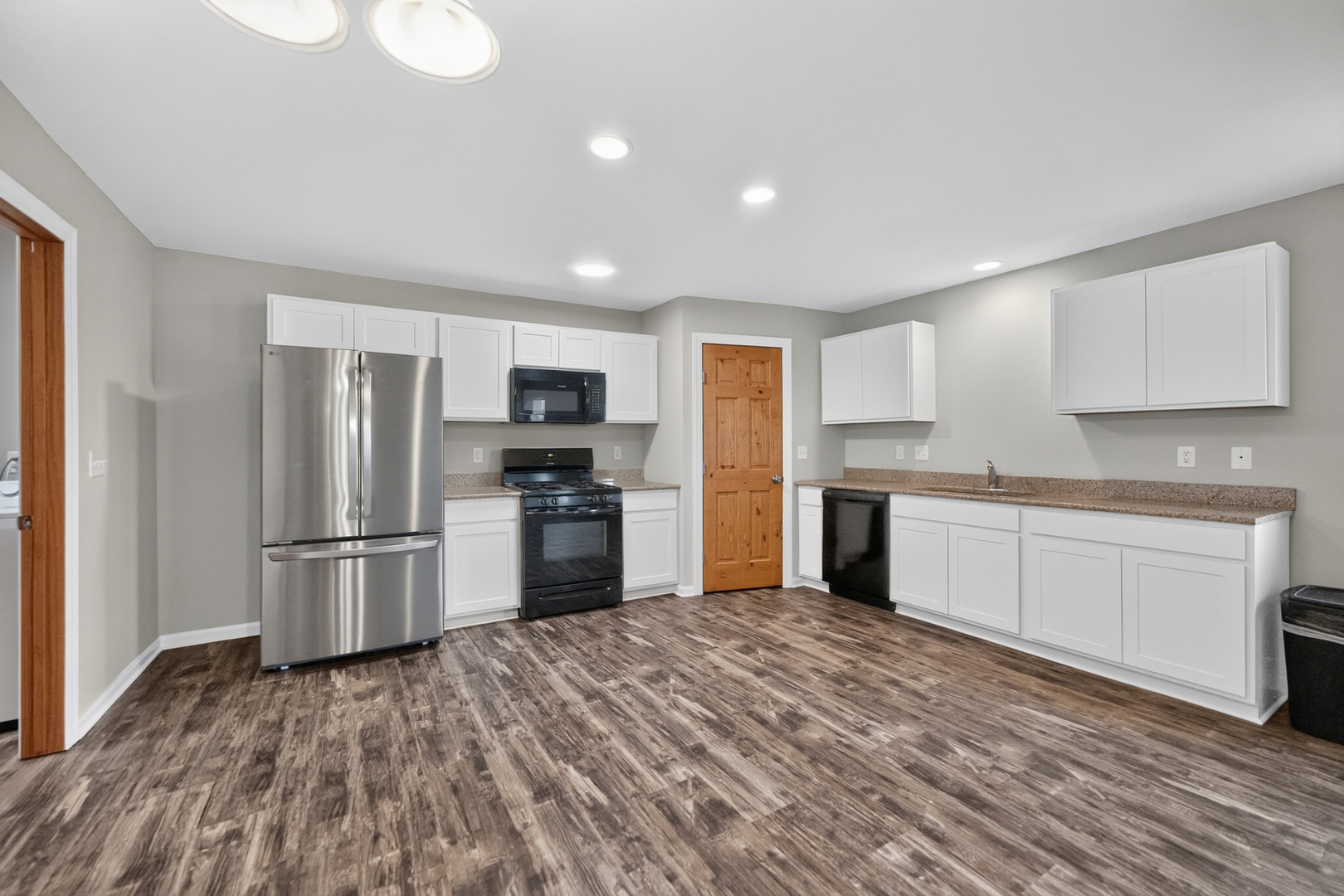 927 Foley Road Belvidere, IL 61008 - Photo 3 of 21