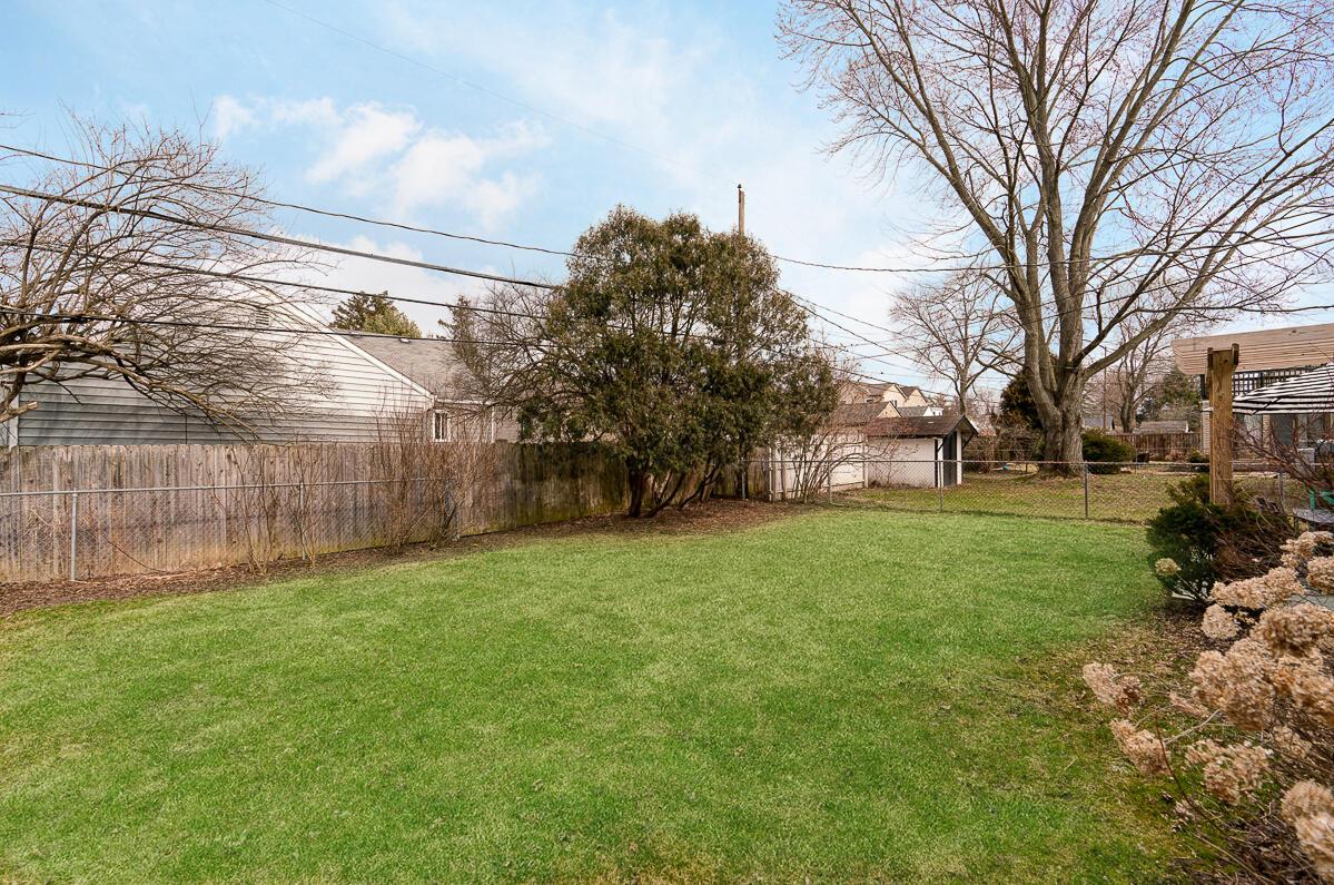 2048 Jervis Road Columbus, OH 43221 - Photo 29 of 34 Yard