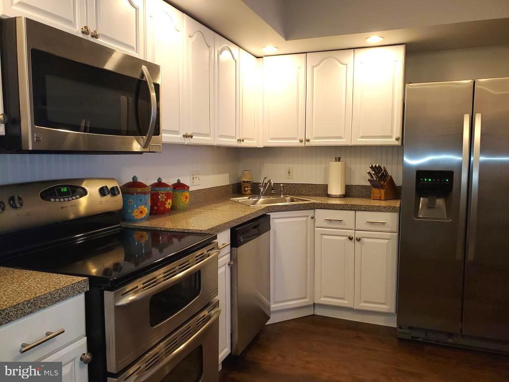 83 Bishop Drive Aston, PA 19014 - Photo 13 of 47 Kitchen