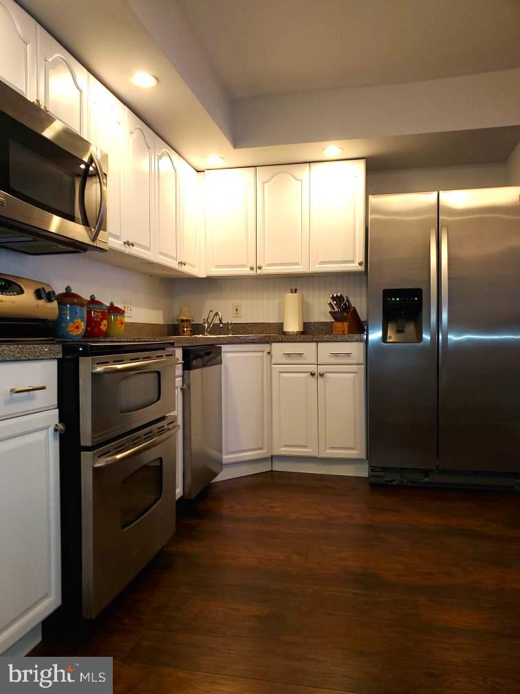 83 Bishop Drive Aston, PA 19014 - Photo 15 of 47 Kitchen