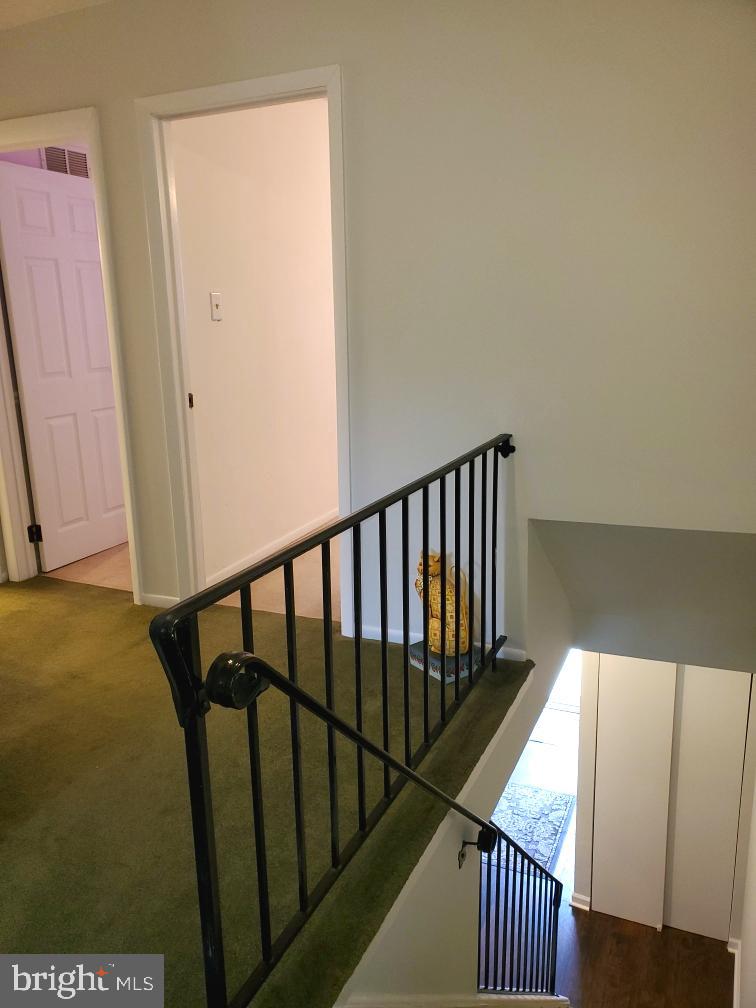 83 Bishop Drive Aston, PA 19014 - Photo 27 of 47 2nd Floor Hall
