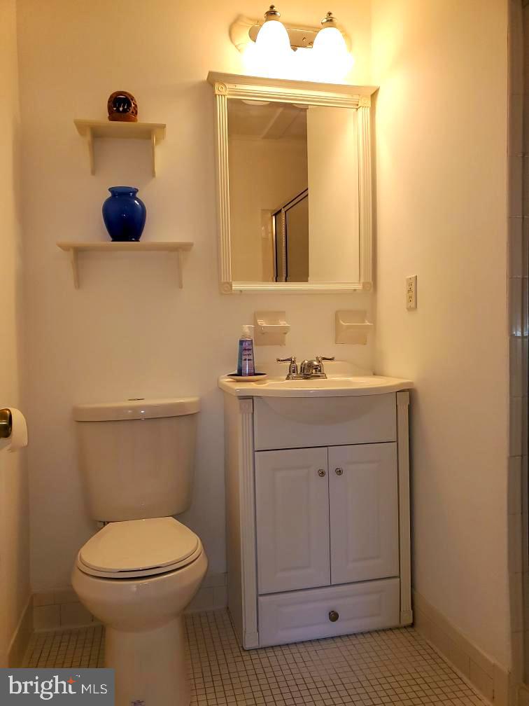 83 Bishop Drive Aston, PA 19014 - Photo 31 of 47 Primary Bathroom