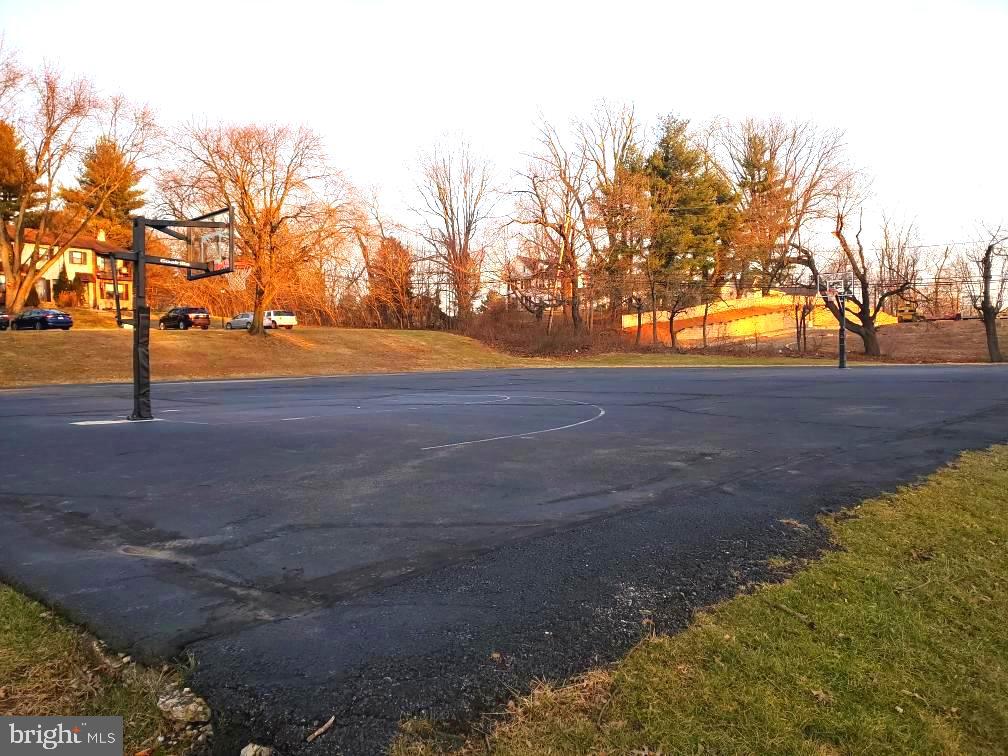 83 Bishop Drive Aston, PA 19014 - Photo 46 of 47 Basketball Court In Community