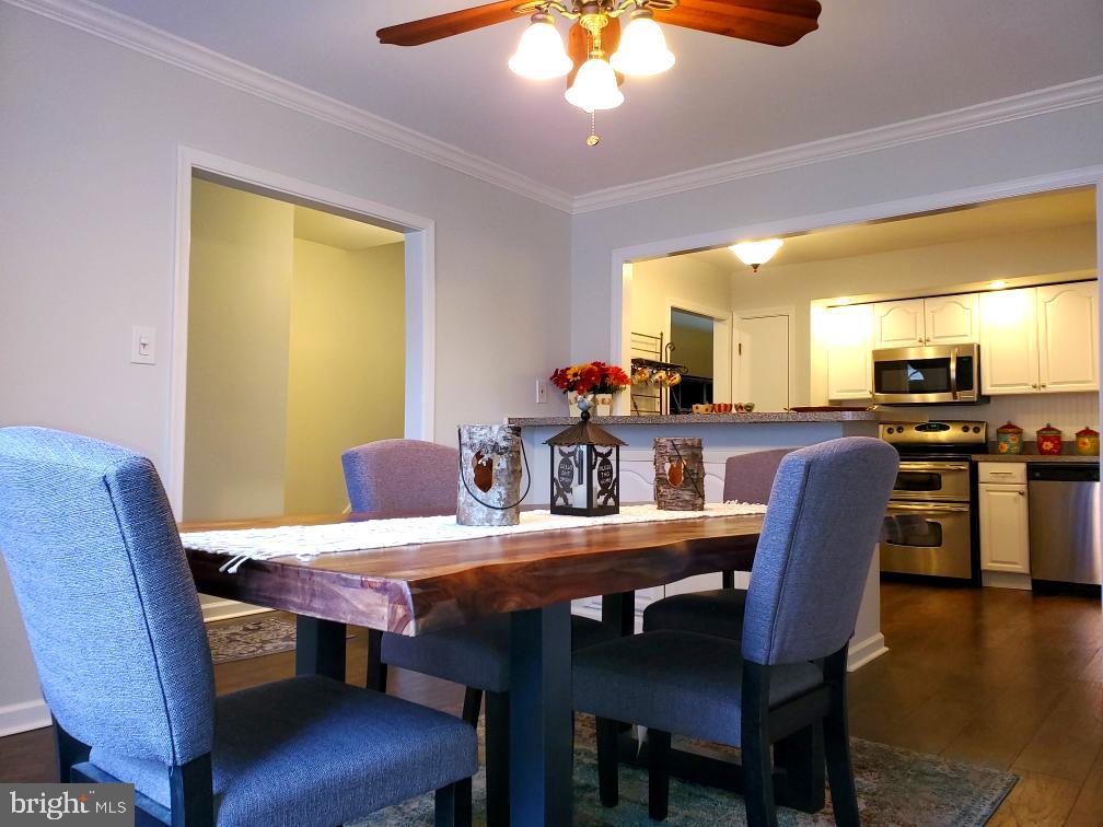 83 Bishop Drive Aston, PA 19014 - Photo 7 of 47 Dining Room