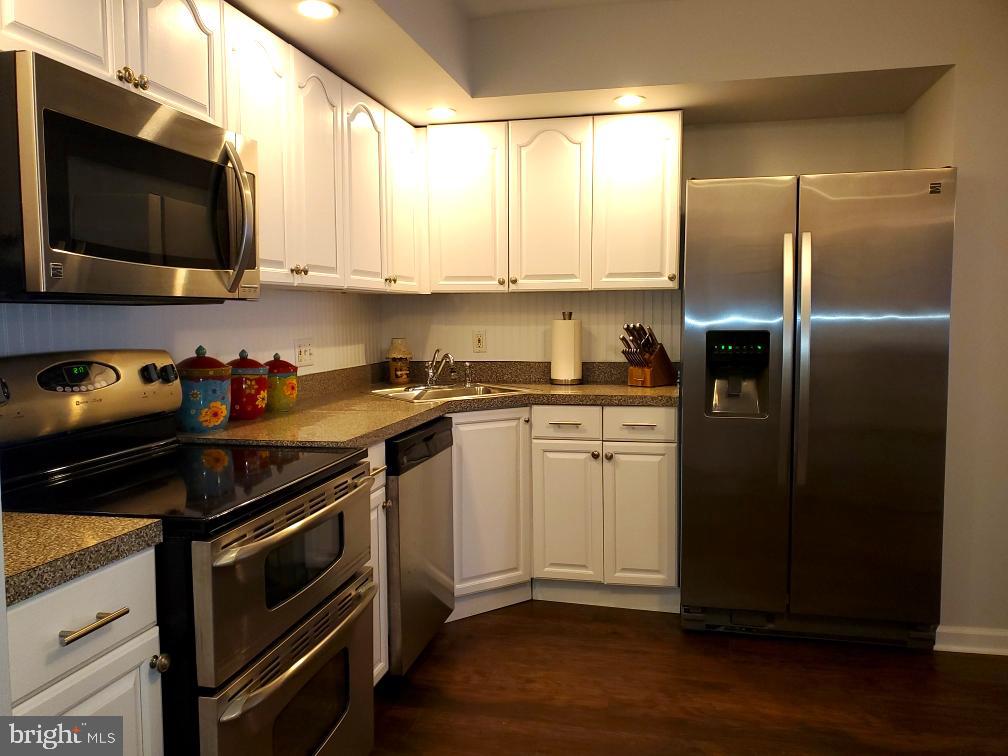 83 Bishop Drive Aston, PA 19014 - Photo 10 of 47 Kitchen