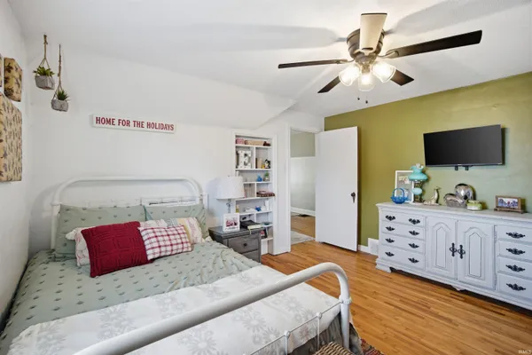 $299,000 | 512 East Main Street, Gas City, IN 46933
