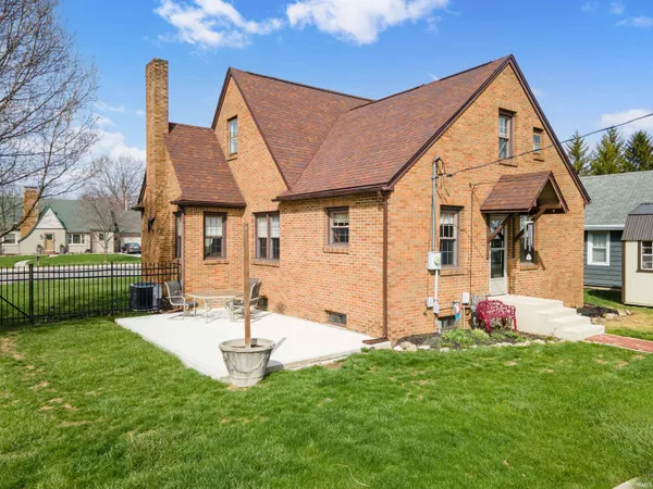 $299,000 | 512 East Main Street, Gas City, IN 46933