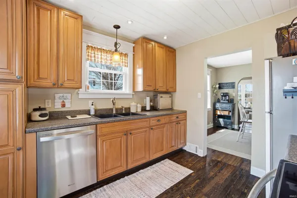 $299,000 | 512 East Main Street, Gas City, IN 46933