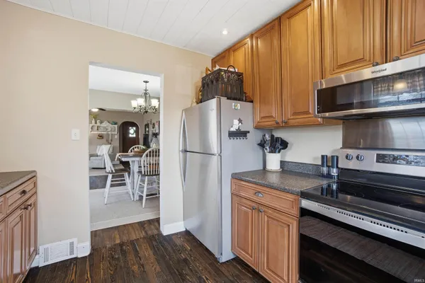 $299,000 | 512 East Main Street, Gas City, IN 46933