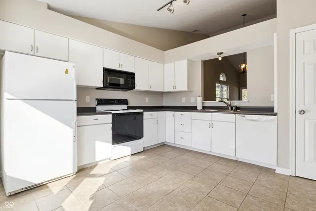 $325,000 | 6230 Valleyview Drive, Fishers, IN 46038