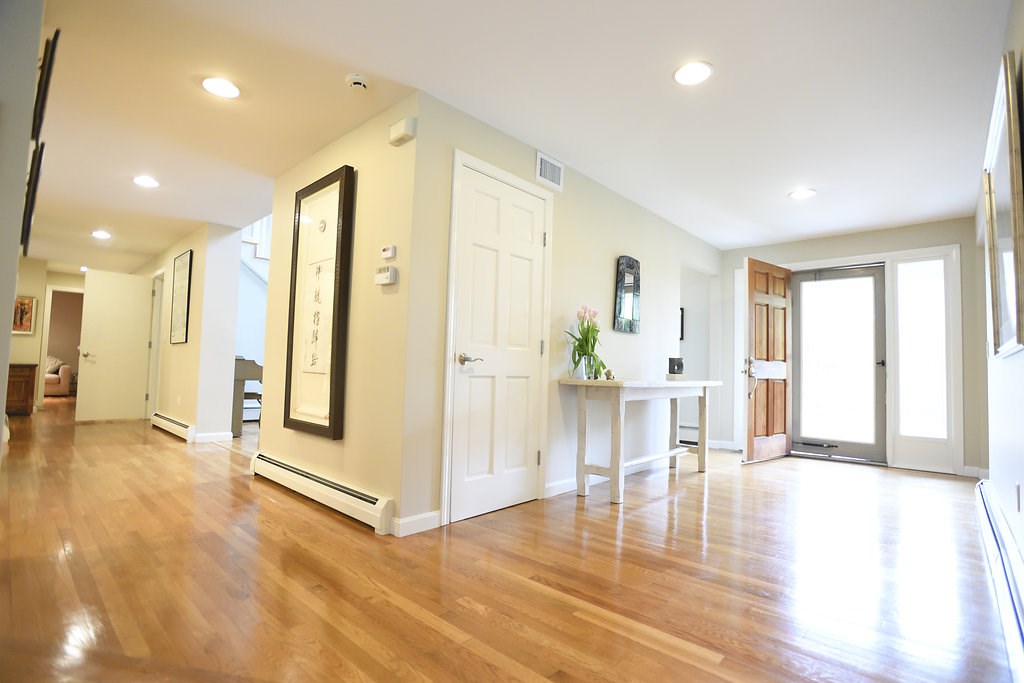 266 North Acres Road Manchester, NH 03104 - Photo 2 of 30 Gallery Image 2