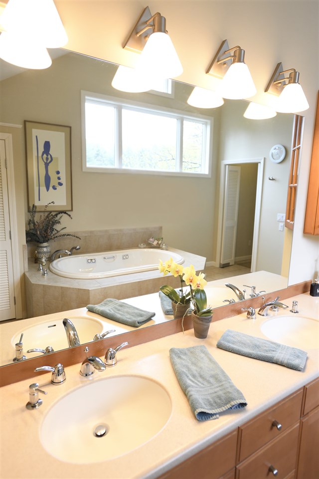 266 North Acres Road Manchester, NH 03104 - Photo 13 of 30 Gallery Image 13
