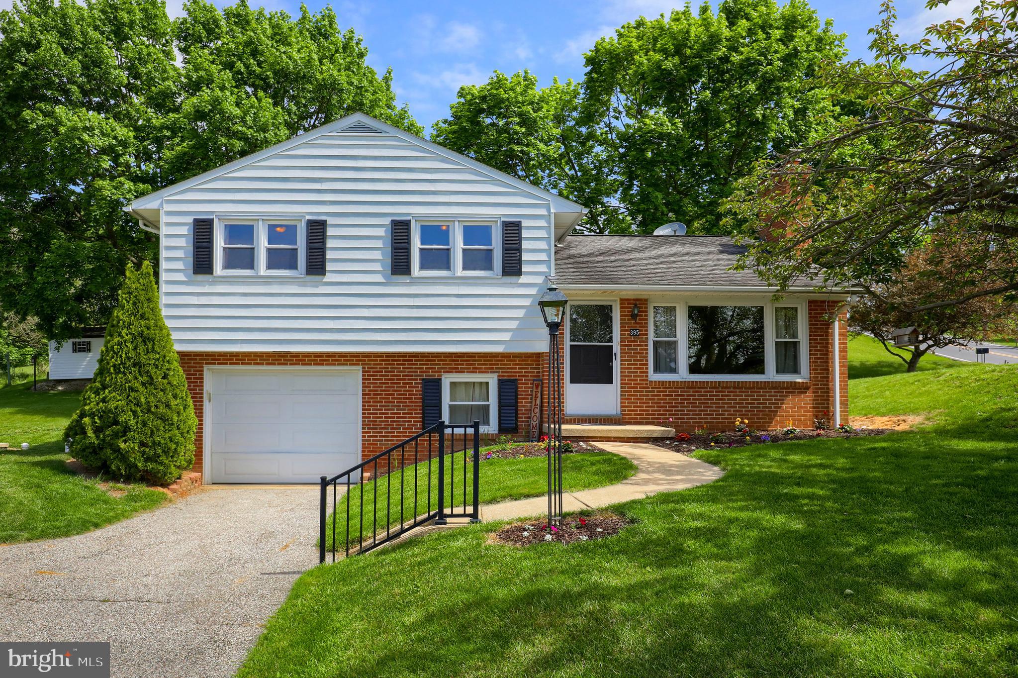 395 Hess Farm Road York, PA 17403 - Photo 1 of 23 Gallery Image 1