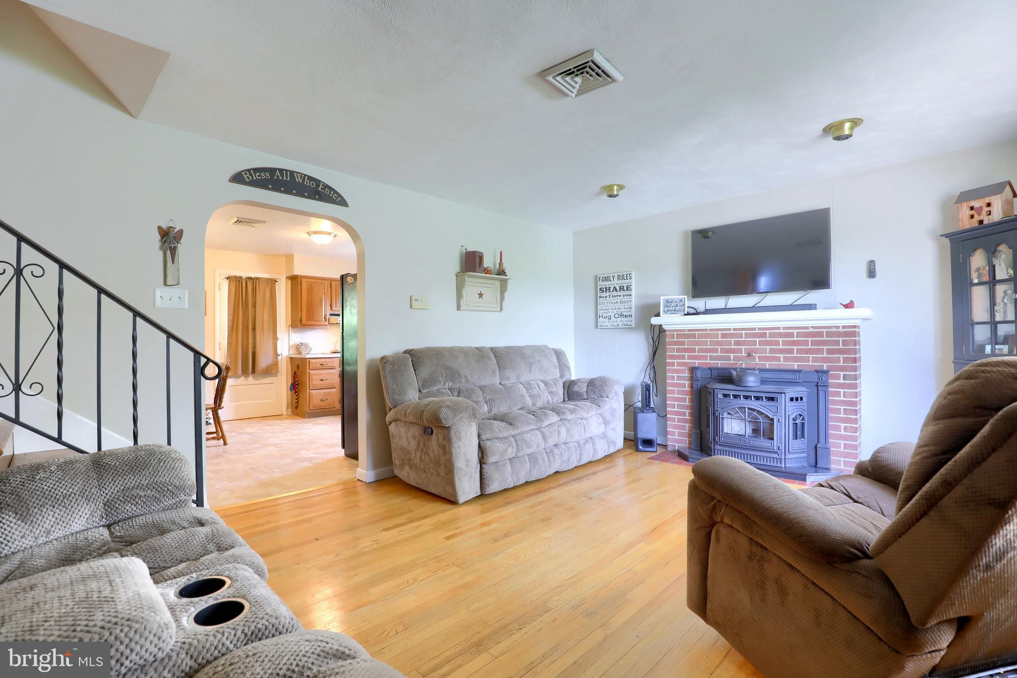 395 Hess Farm Road York, PA 17403 - Photo 4 of 23 Gallery Image 4