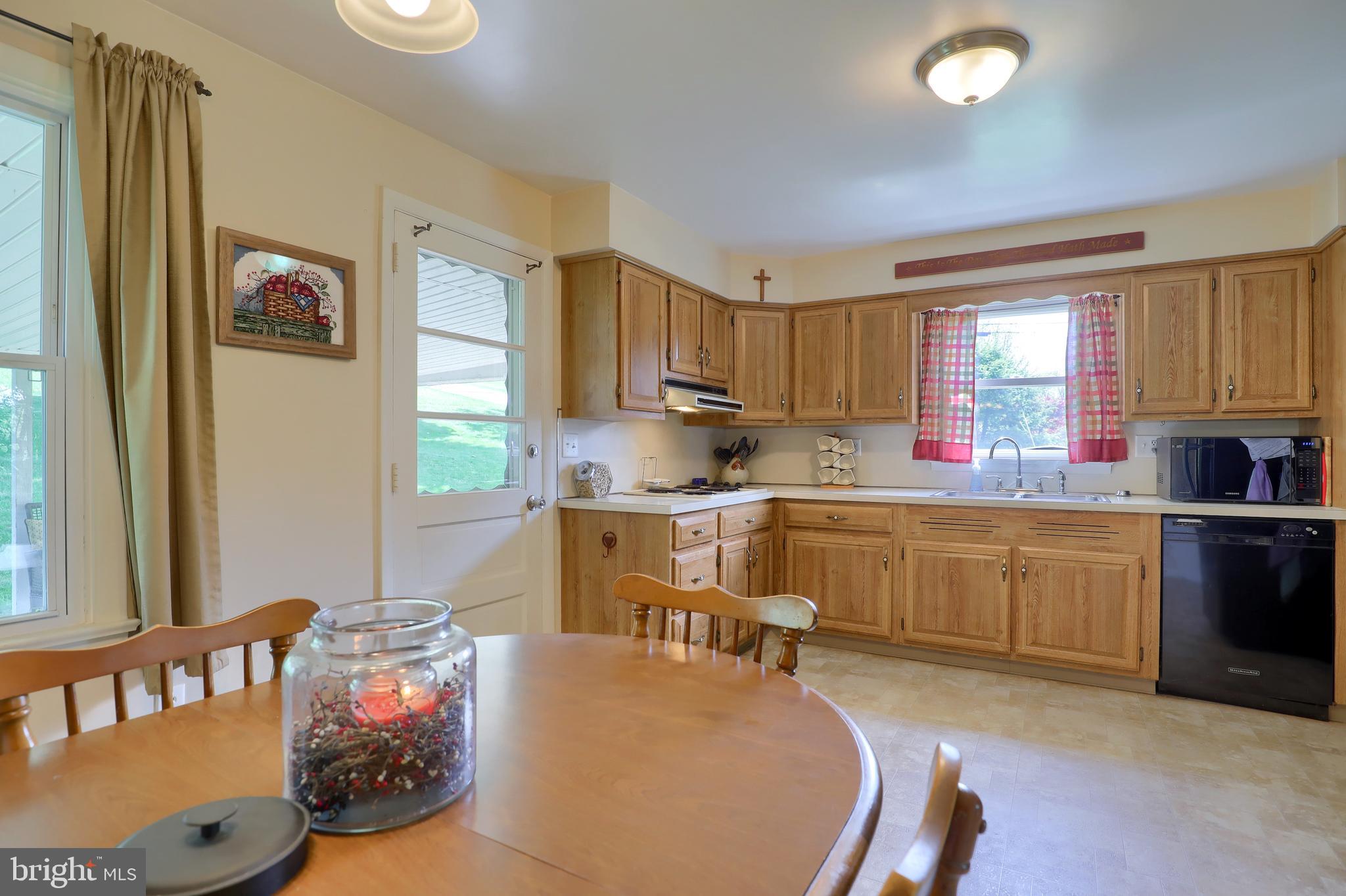 395 Hess Farm Road York, PA 17403 - Photo 9 of 23 Gallery Image 9