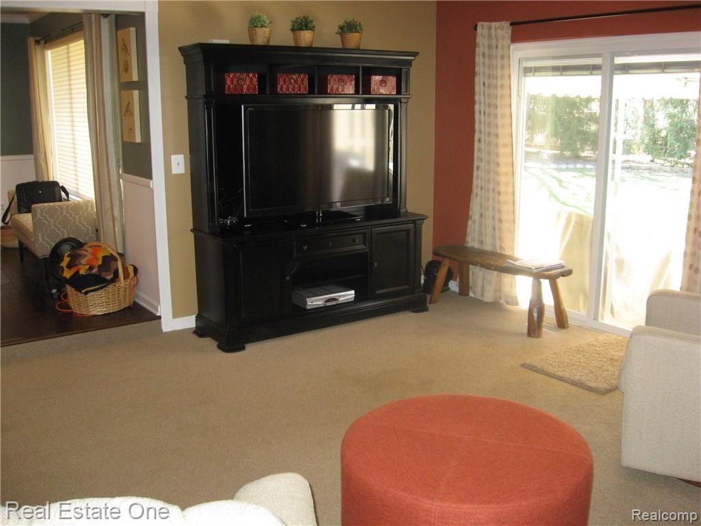 6985 Longwood Road Canton, MI 48187 - Photo 5 of 30 IMG_1548.JPG