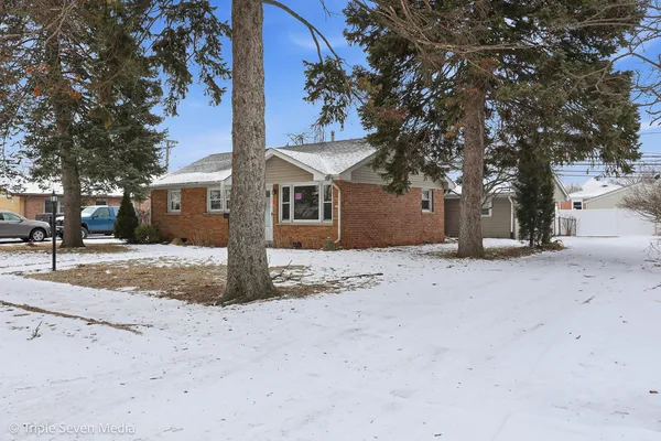 $329,000 | 6135 Birmingham Street, Chicago Ridge, IL 60415