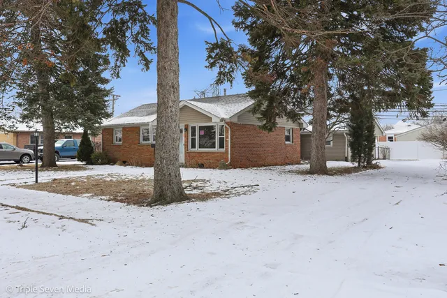 $350,000 | 6135 Birmingham Street, Chicago Ridge, IL 60415