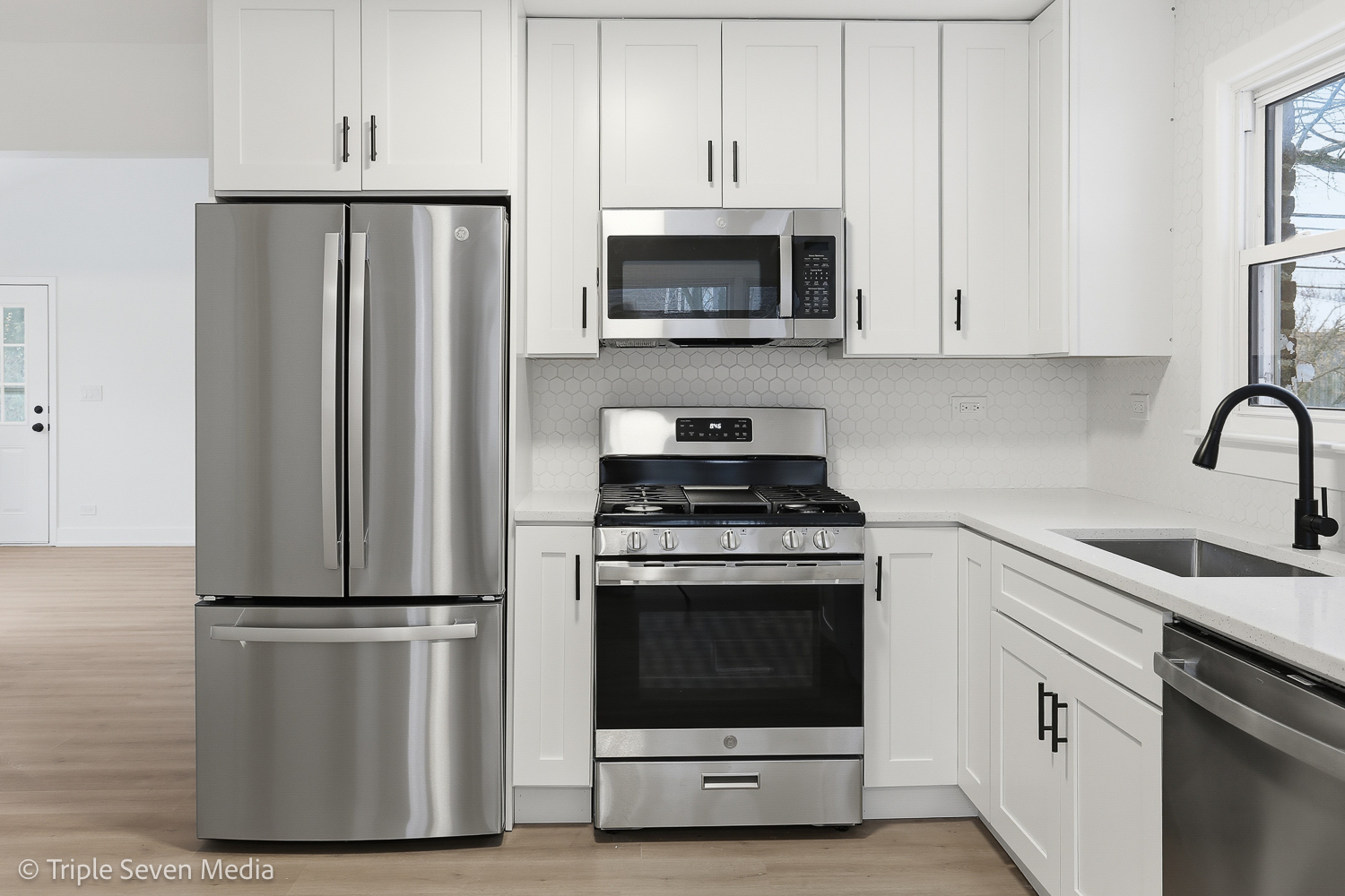 6135 Birmingham Street Chicago Ridge, IL 60415 - Photo 11 of 28