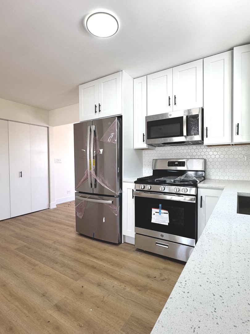 6135 Birmingham Street Chicago Ridge, IL 60415 - Photo 4 of 12