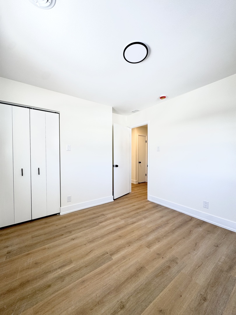 6135 Birmingham Street Chicago Ridge, IL 60415 - Photo 6 of 12